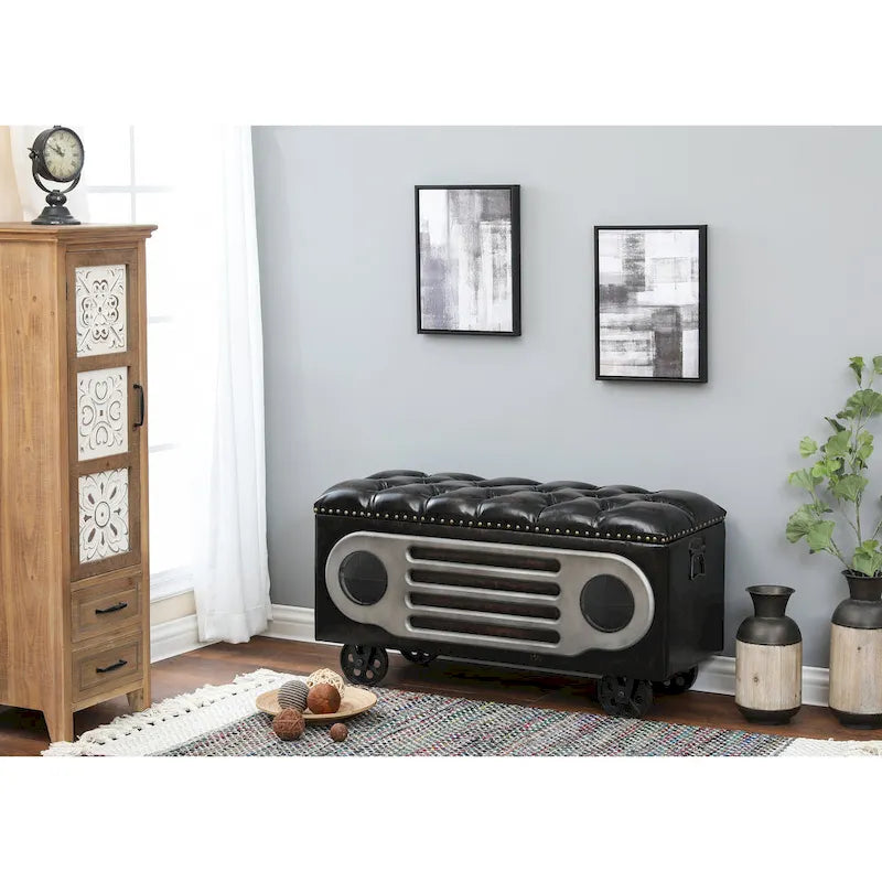 Panca in stile retrò rivestita in ecopelle, dal design ispirato a un altoparlante