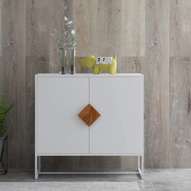 Buffet en bois massif avec portes et poignées carrées design