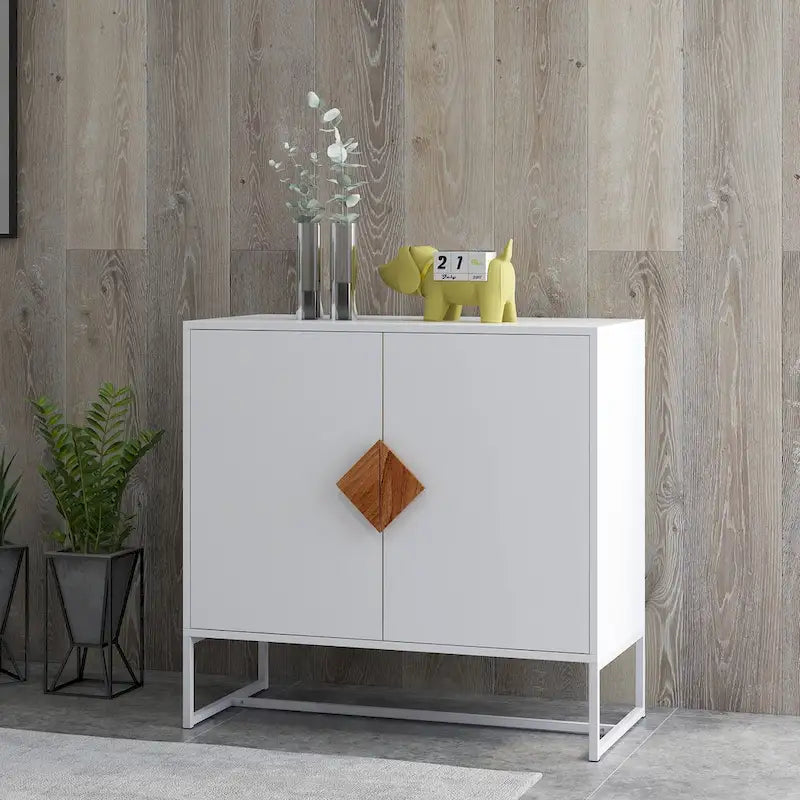 Buffet en bois massif avec portes et poignées carrées design