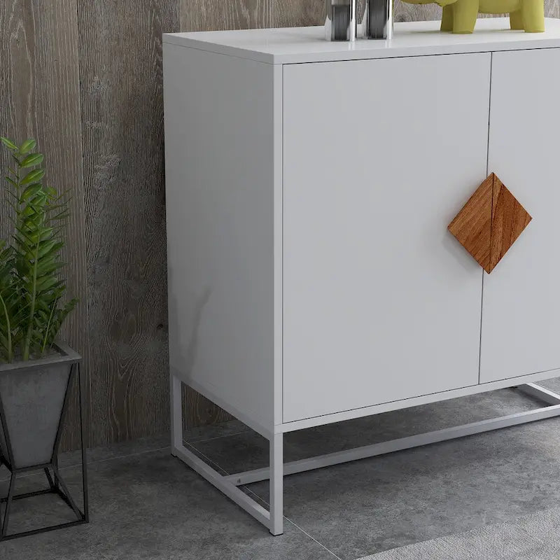 Buffet en bois massif avec portes et poignées carrées design